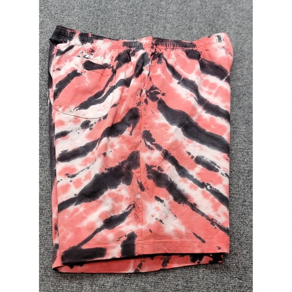 Hypland X Naruto Shippuden Skater Shorts Adult Large Red Tie Dye Inseam 9
